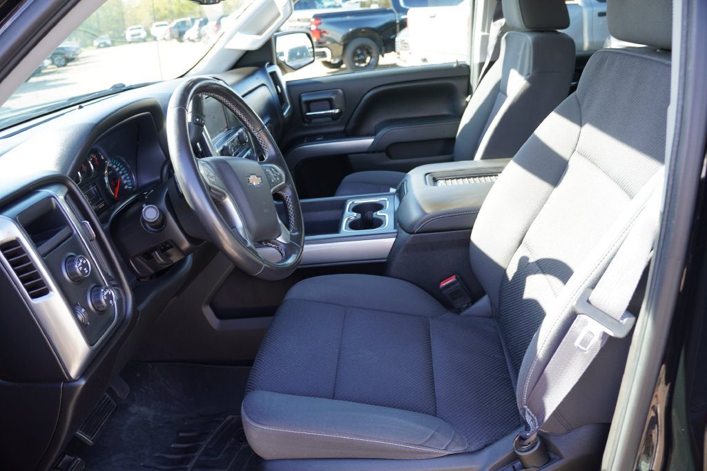Used 2016 Black Chevrolet LT image 4