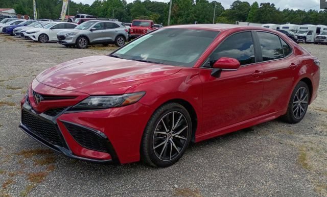 Used 2022 Supersonic Red Toyota SE image 3