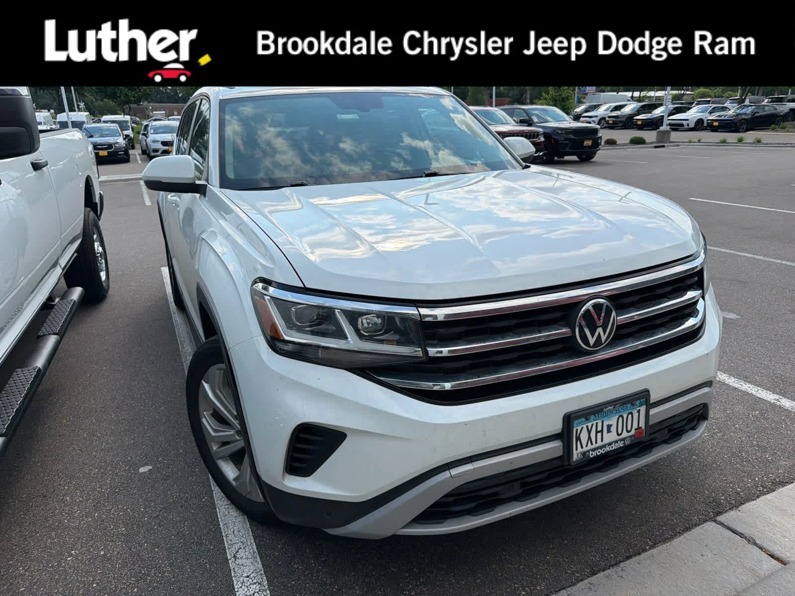 2023 Volkswagen Atlas 3.6L SE w/Tech 4MOTION's photo