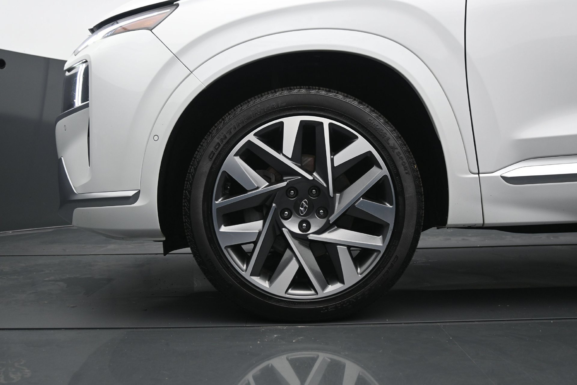 Used 2022 White Hyundai Calligraphy AWD image 26