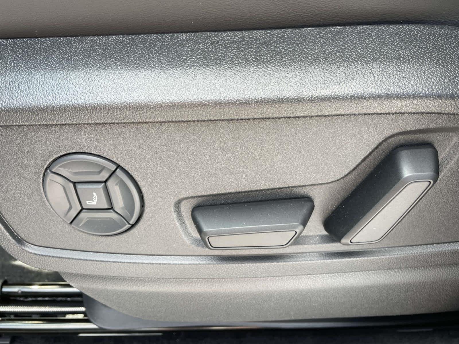 New 2026 2Y2Y/White Audi Premium Plus image 16