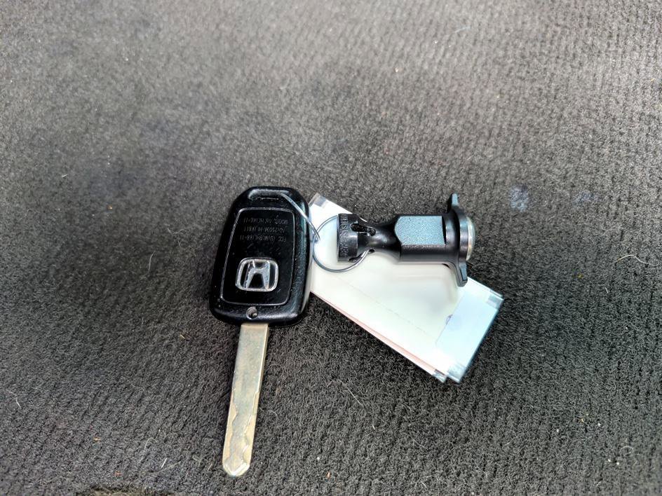 Used 2014 White Orchid Pearl Honda Sport image 30