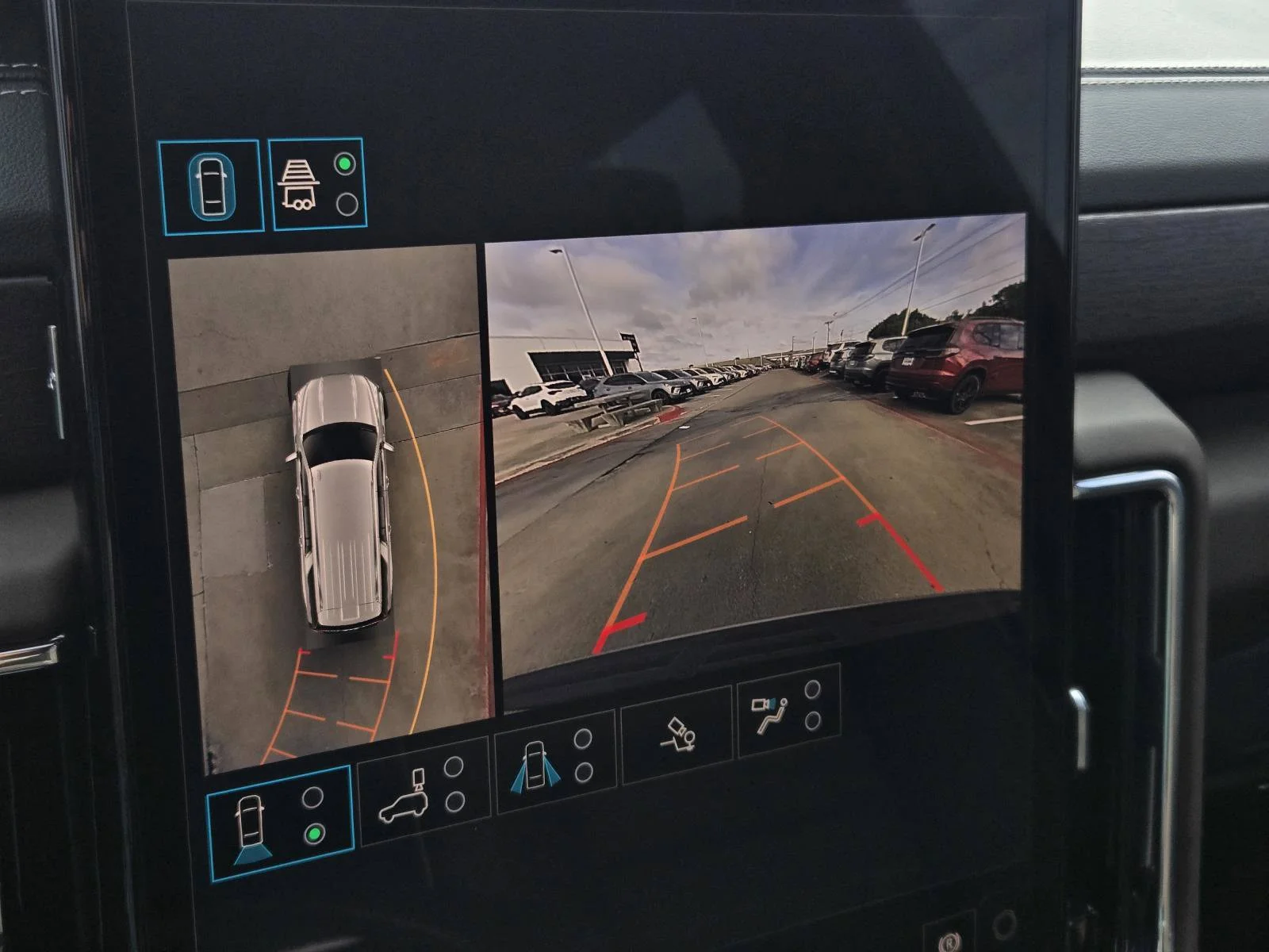 2026 GMC Yukon XL Denali Ultimate - Photo 9