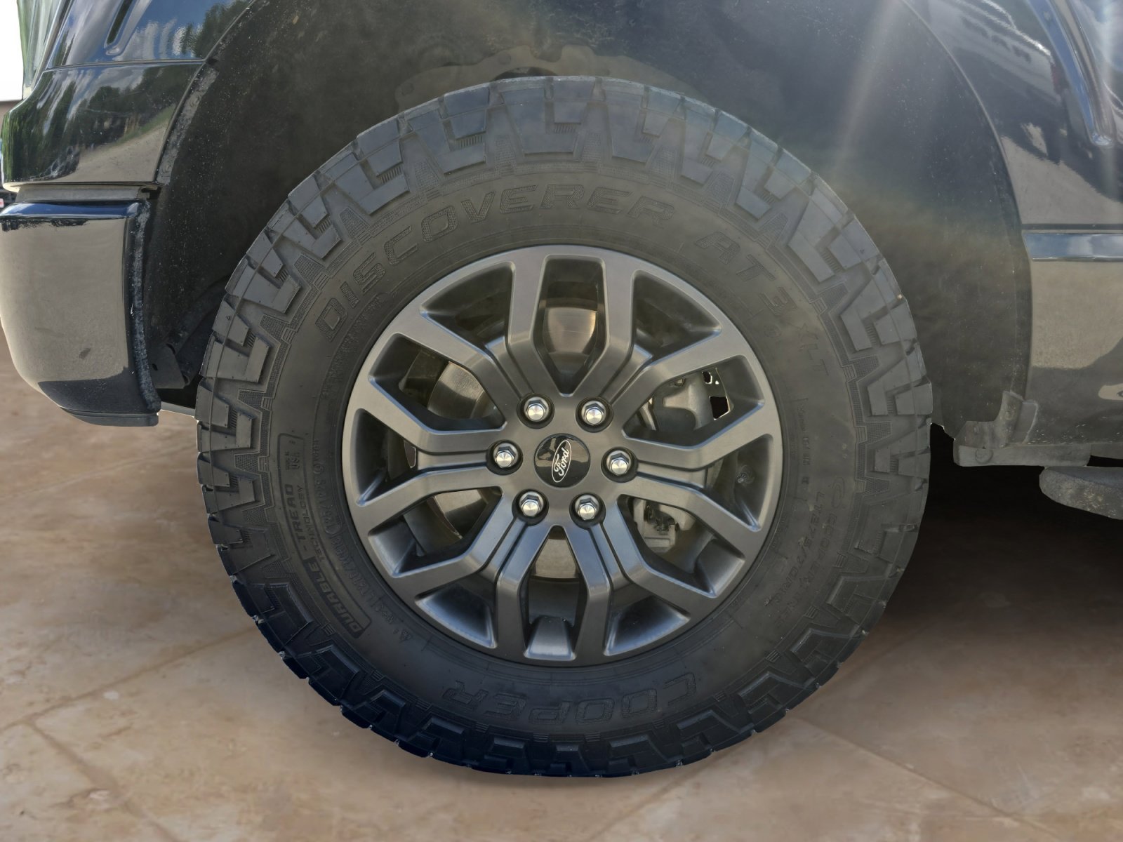 Used 2022 Black Metallic Ford Tremor image 29