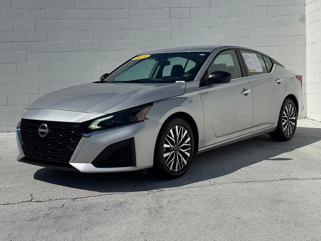 Used 2025 Silver Nissan 2.5 SV image 8
