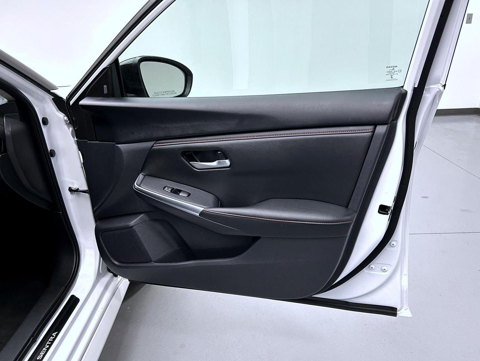 Used 2024 White Nissan SR image 16