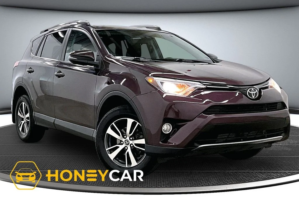 Used 2018 Black Toyota XLE image 1