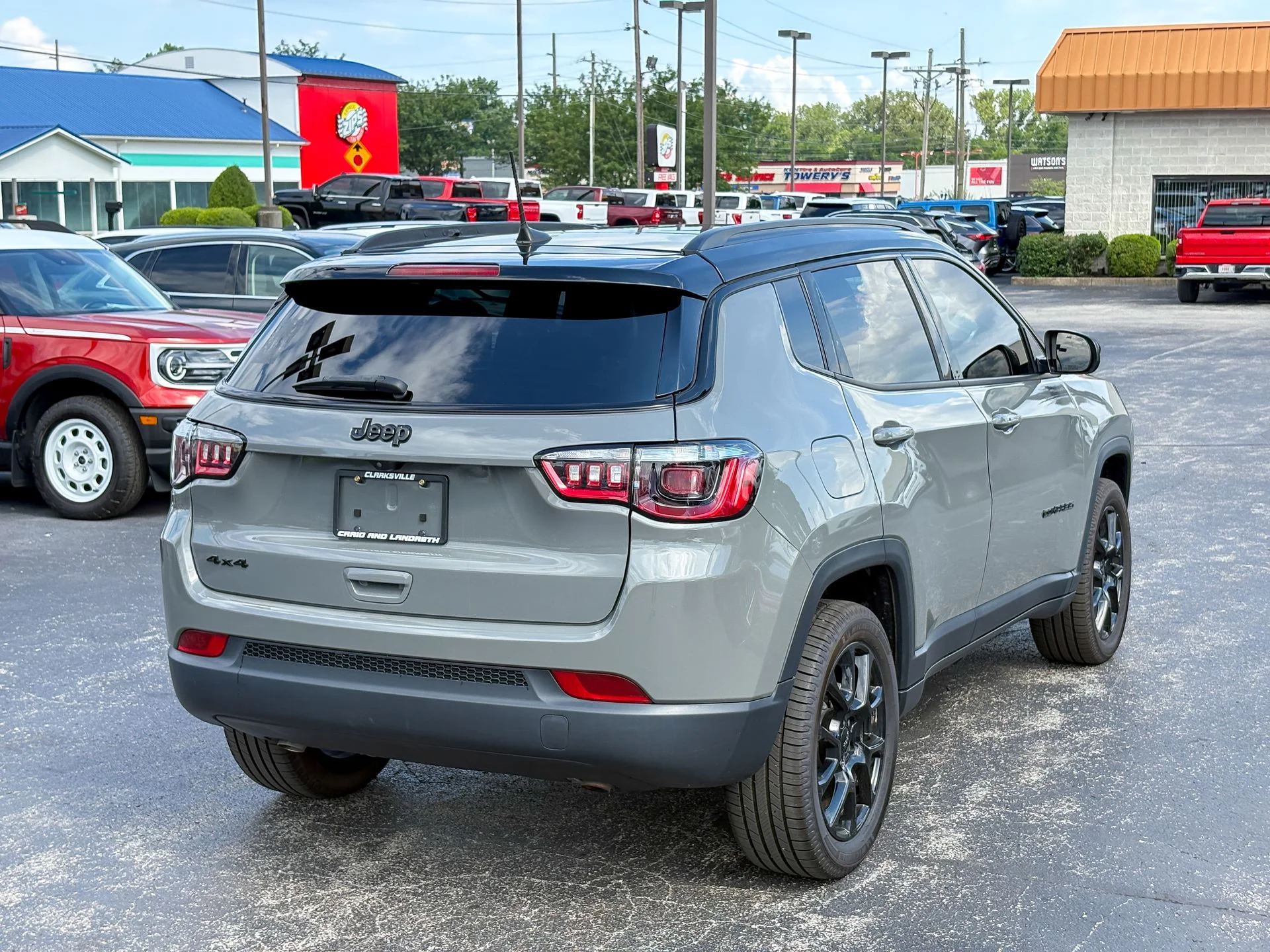 Used 2023 Gray Jeep Altitude image 7