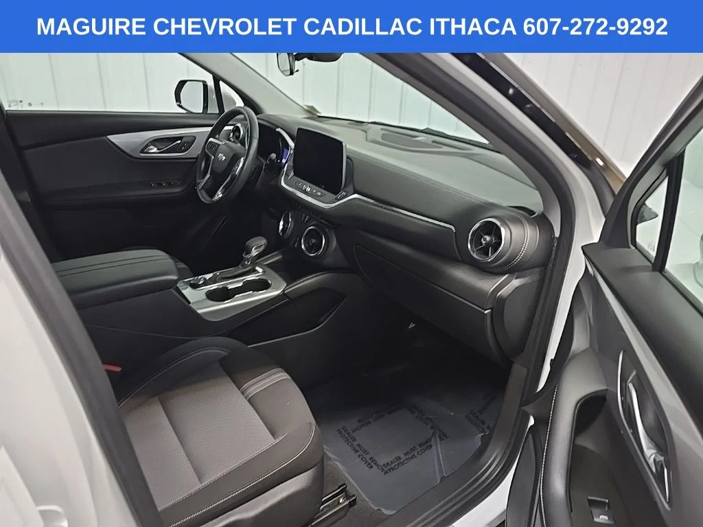 Used 2023 White Chevrolet LT image 15
