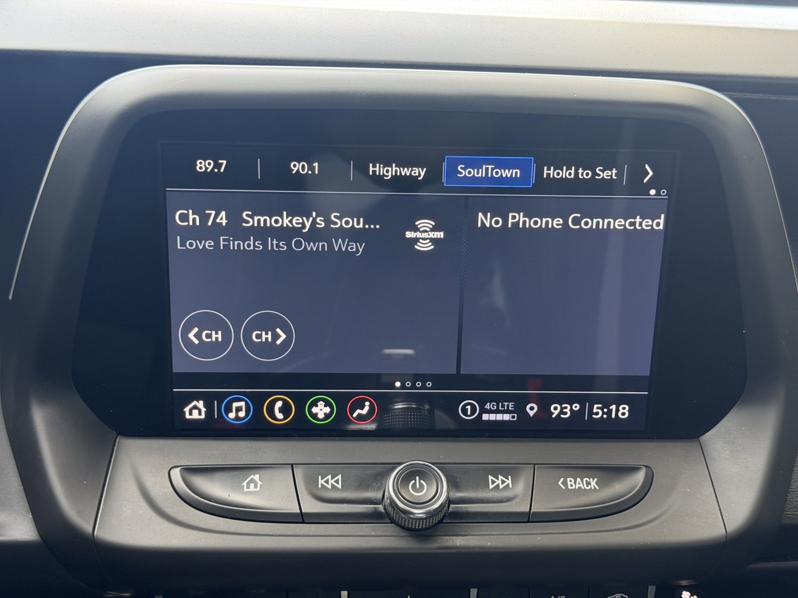 Used 2022 Summit White Chevrolet 1LT image 9
