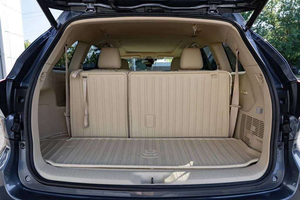Used 2017 Blue Toyota Limited Platinum image 8