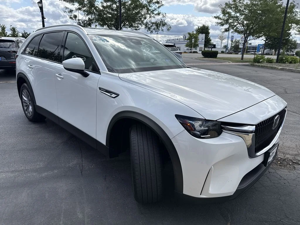 Used 2024 White Mazda Preferred image 5