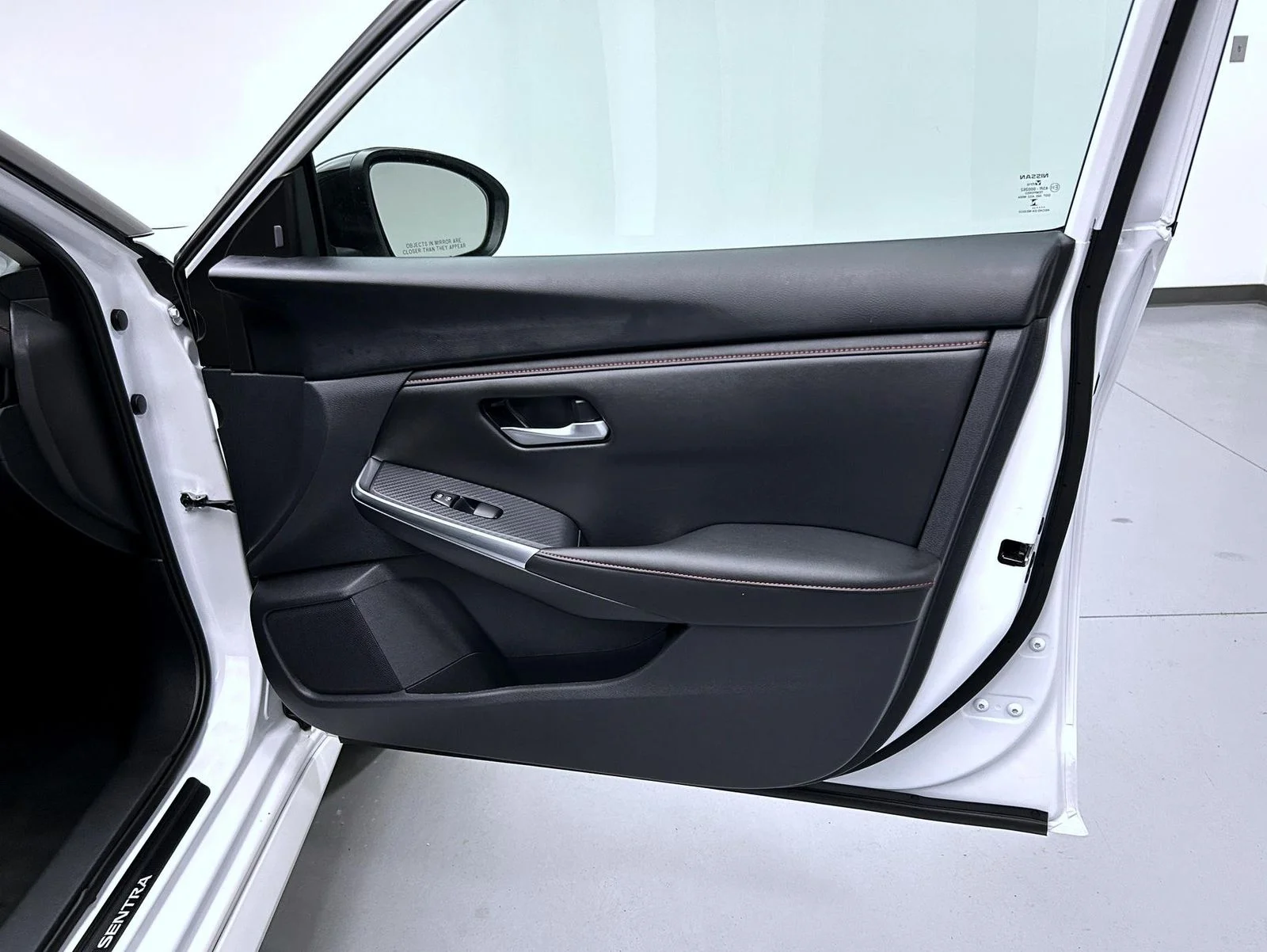 Used 2024 White Nissan SR image 16