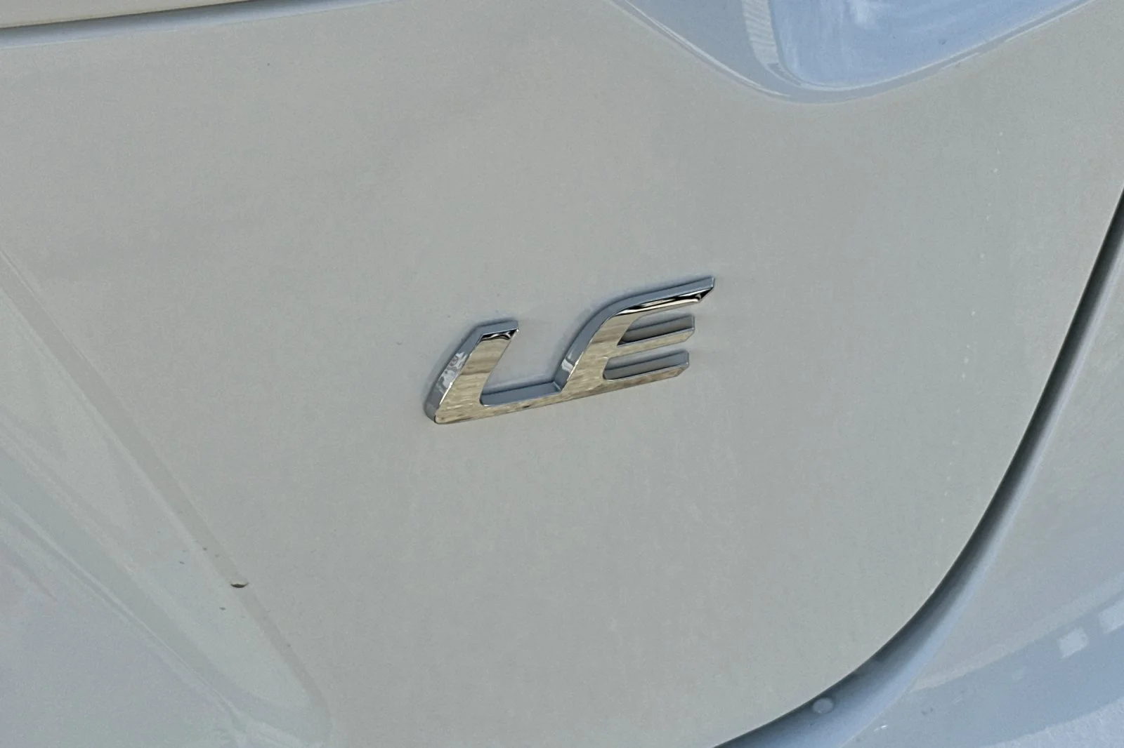 New 2027 Ice Cap Toyota LE image 26
