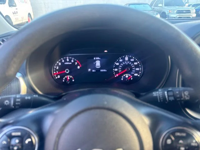 Used 2022 White Kia LX image 19