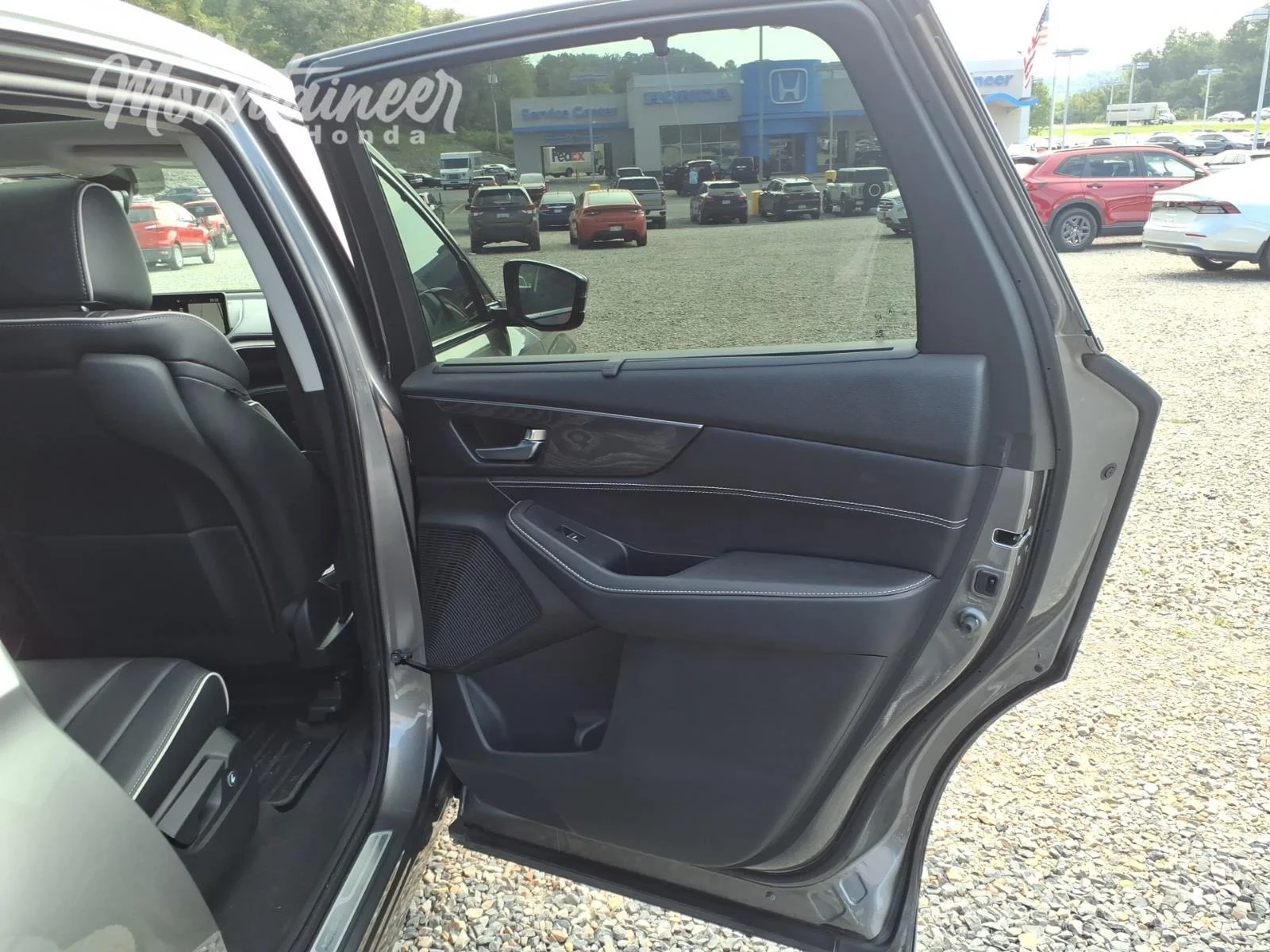 Used 2023 Liquid Carbon Metallic Acura SH-AWD w/Advance image 19