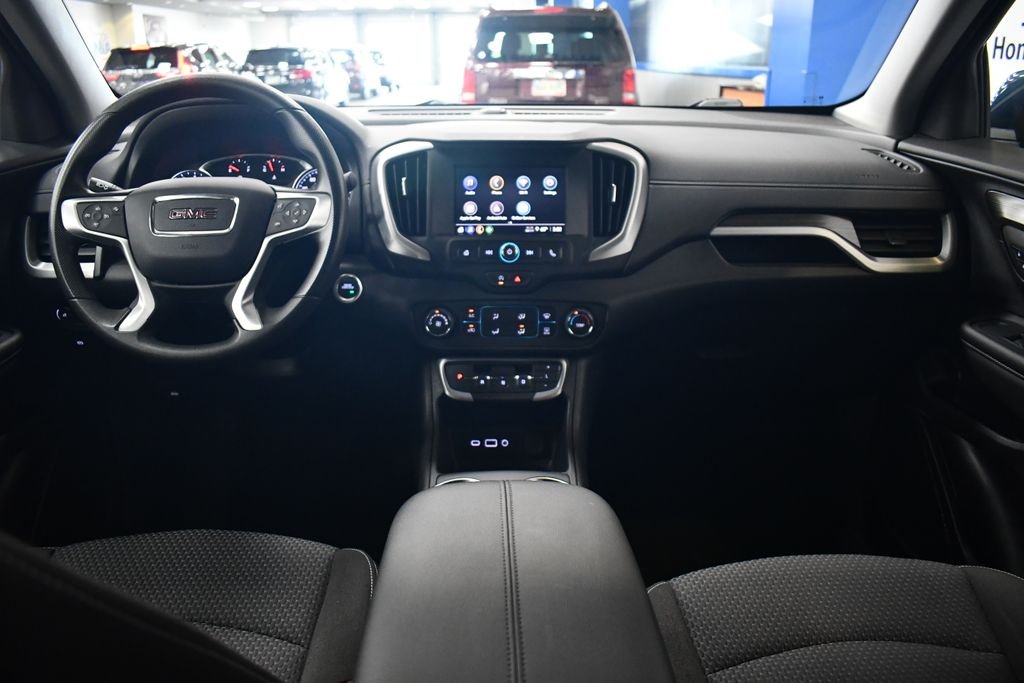 Used 2024 Downpour Metallic GMC SLE image 17