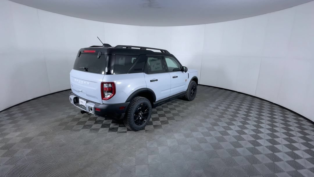 Used 2026 Space White Metallic Ford Badlands image 8