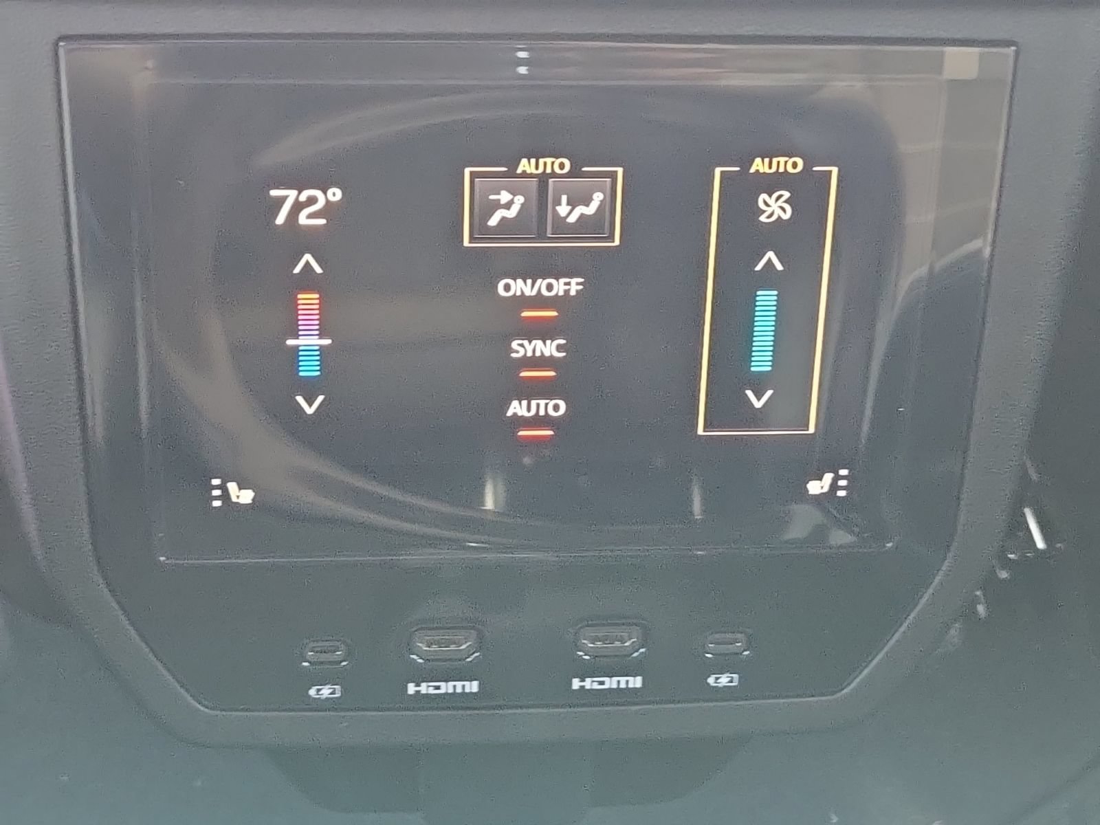 2026 GMC Yukon Denali Ultimate - Photo 28