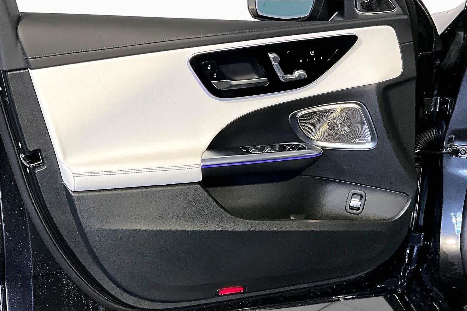New 2026 Graphite Grey Metallic Mercedes-Benz C 300 image 11