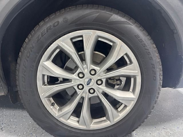 Used 2020 Silver Ford XLT image 9