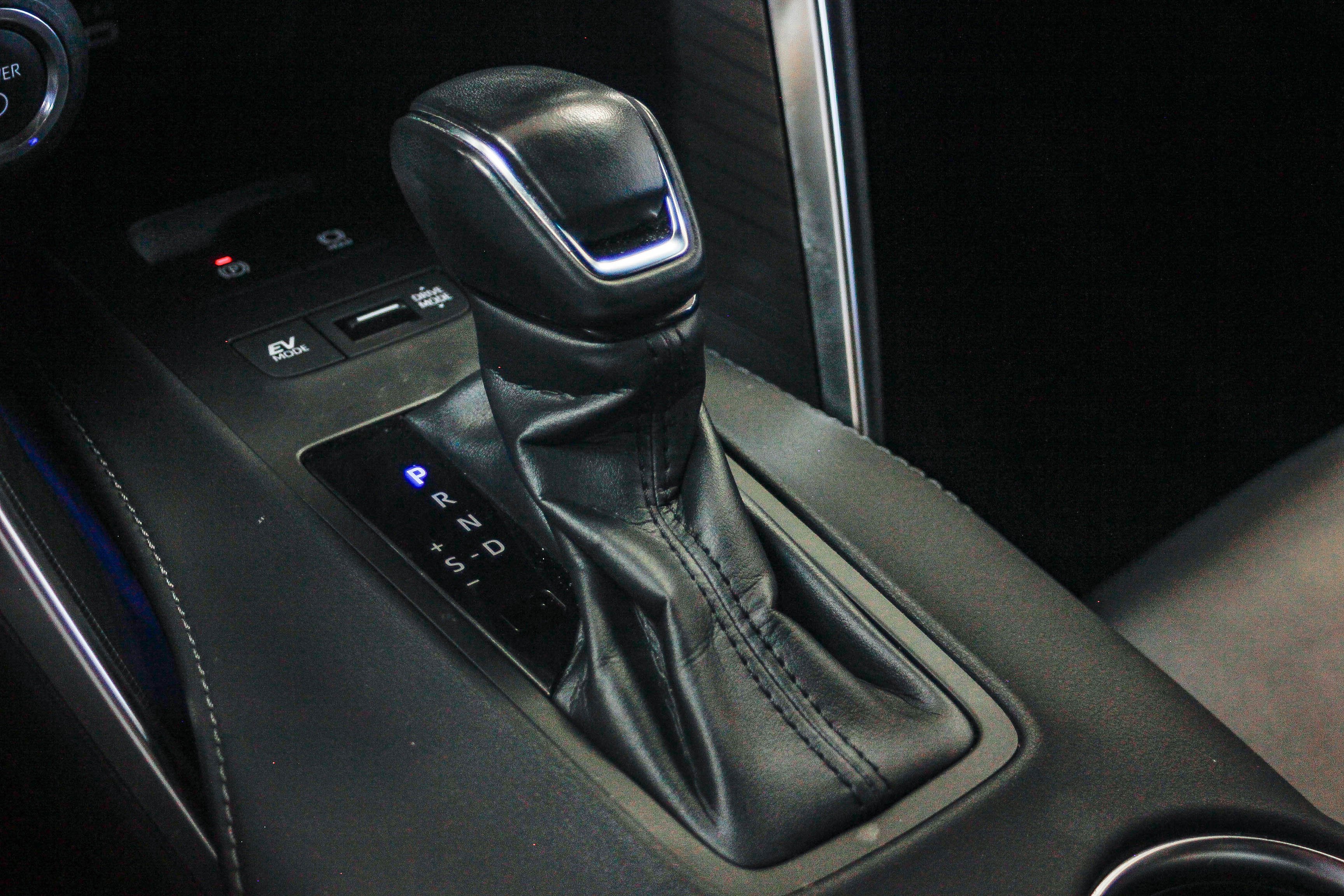 2024 Toyota Venza Nightshade - Photo 19