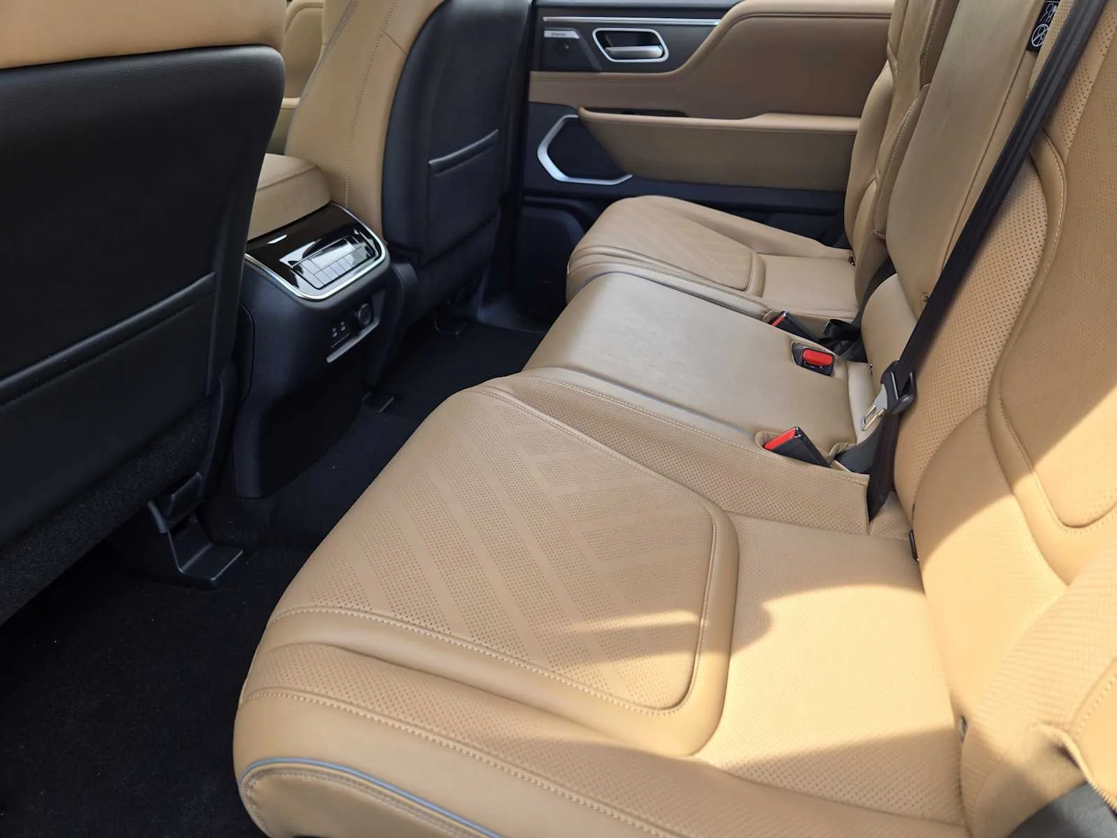 New 2026 BLACK OBSIDIAN INFINITI Luxe 2WD image 18