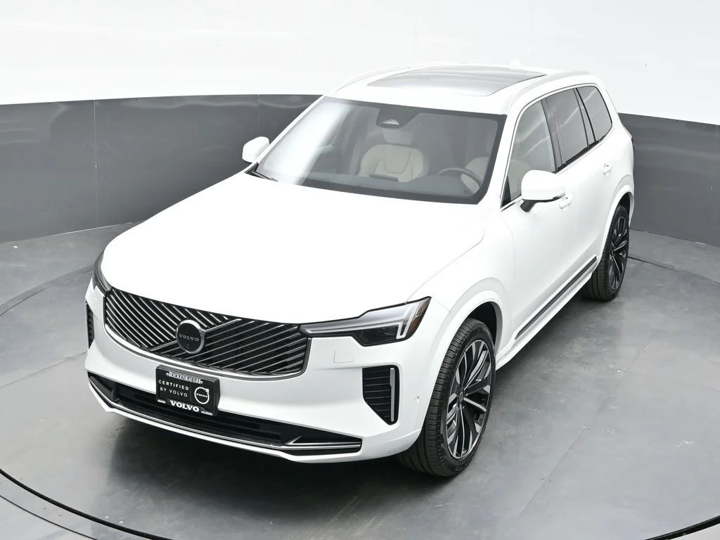 New 2026 Crystal White Volvo Plus image 31