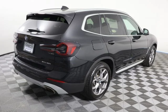 Used 2024 Black BMW xDrive30i image 8