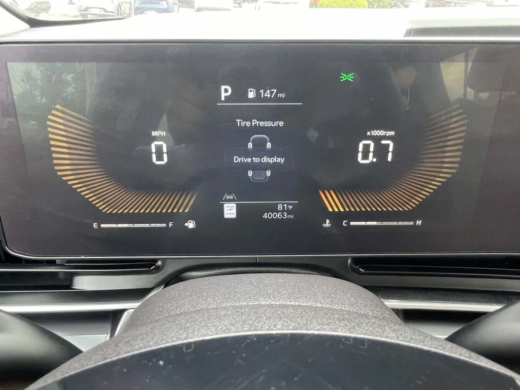 Used 2025 Snow White Pearl Kia LXS image 25