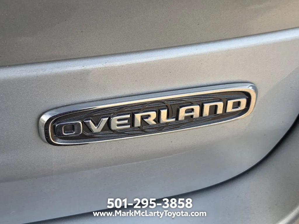 Used 2022 Silver Jeep Overland image 10