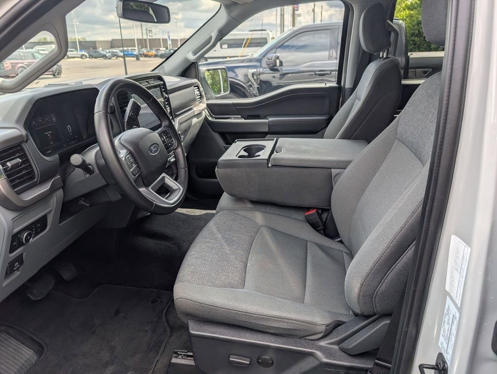 Used 2024  Ford XLT image 11