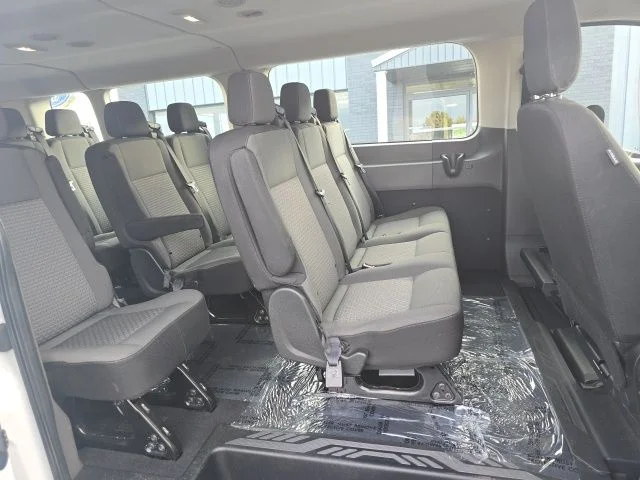Used 2024 Oxford White Ford XLT image 20