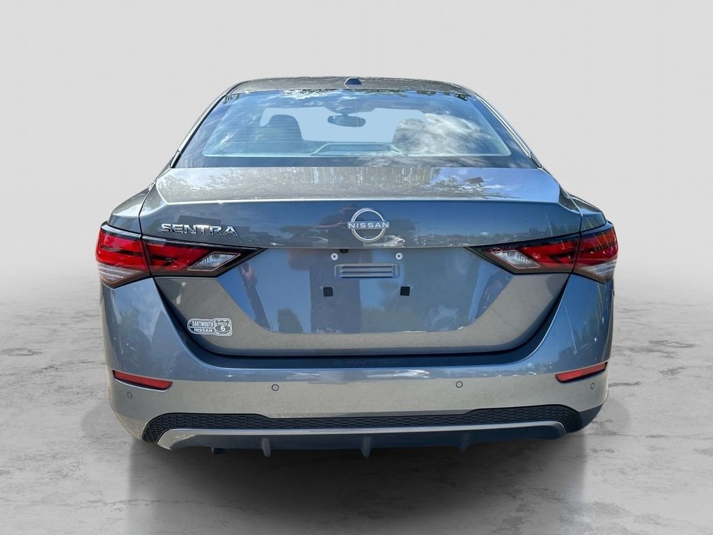 Used 2025 Gray Nissan SV image 4