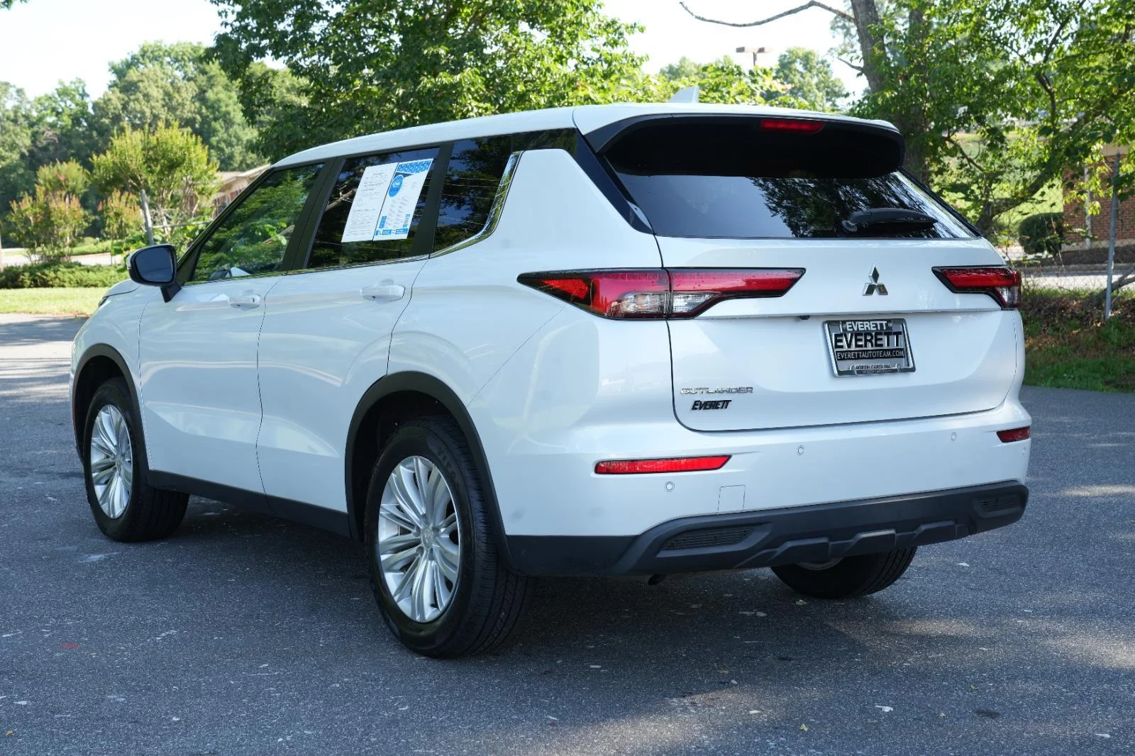 Used 2024 Silver Mitsubishi ES image 6