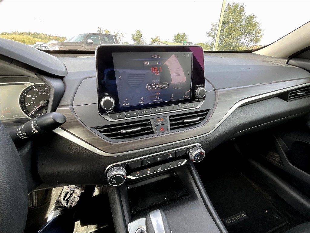 Used 2025 Gray Nissan 2.5 SV image 14