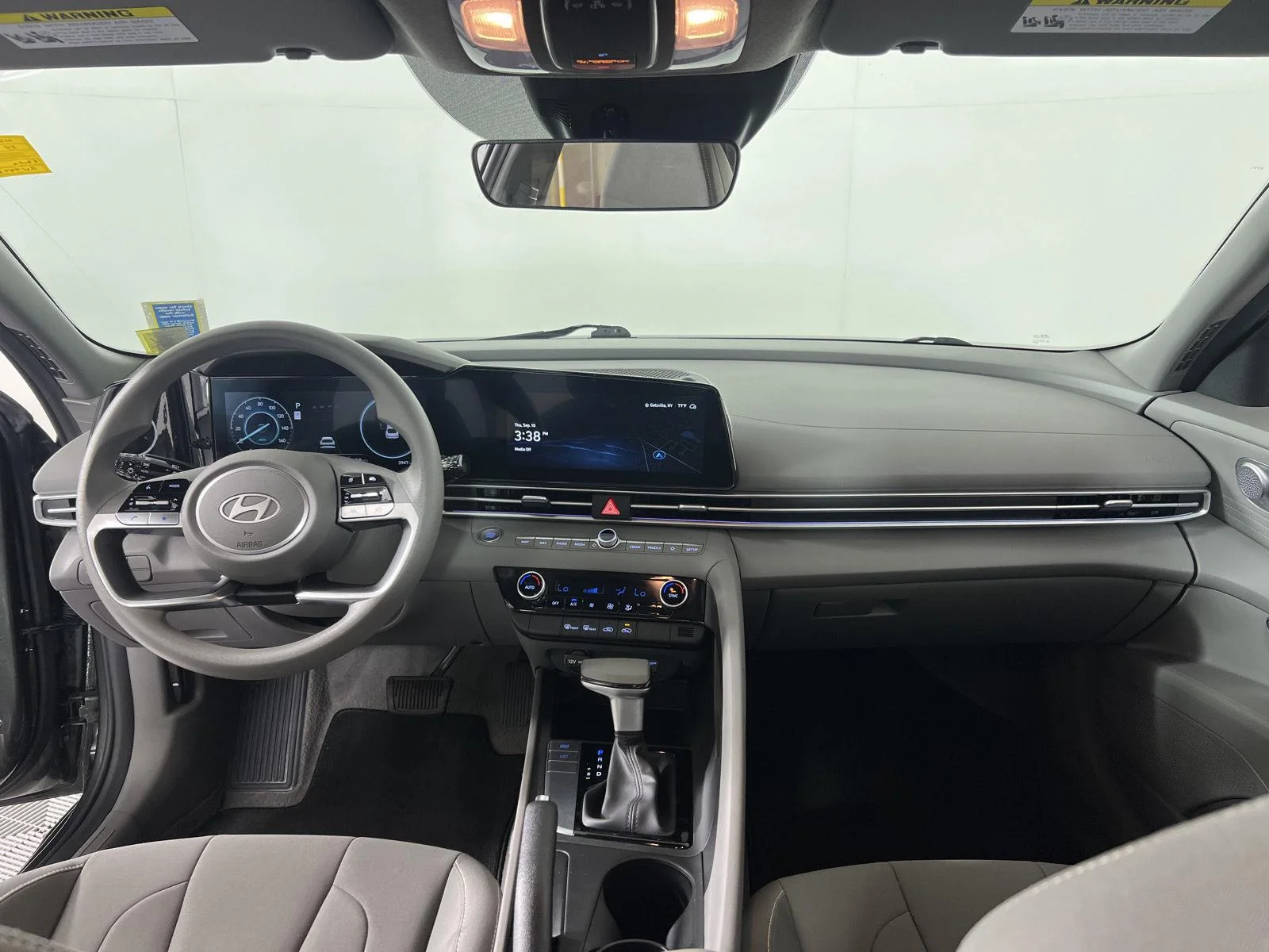 Used 2024 Amazon Gray Hyundai SEL image 3