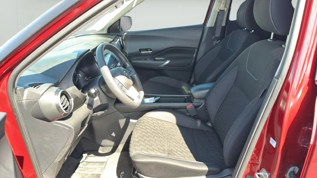 Used 2021 Red Nissan SV Xtronic CVT image 28