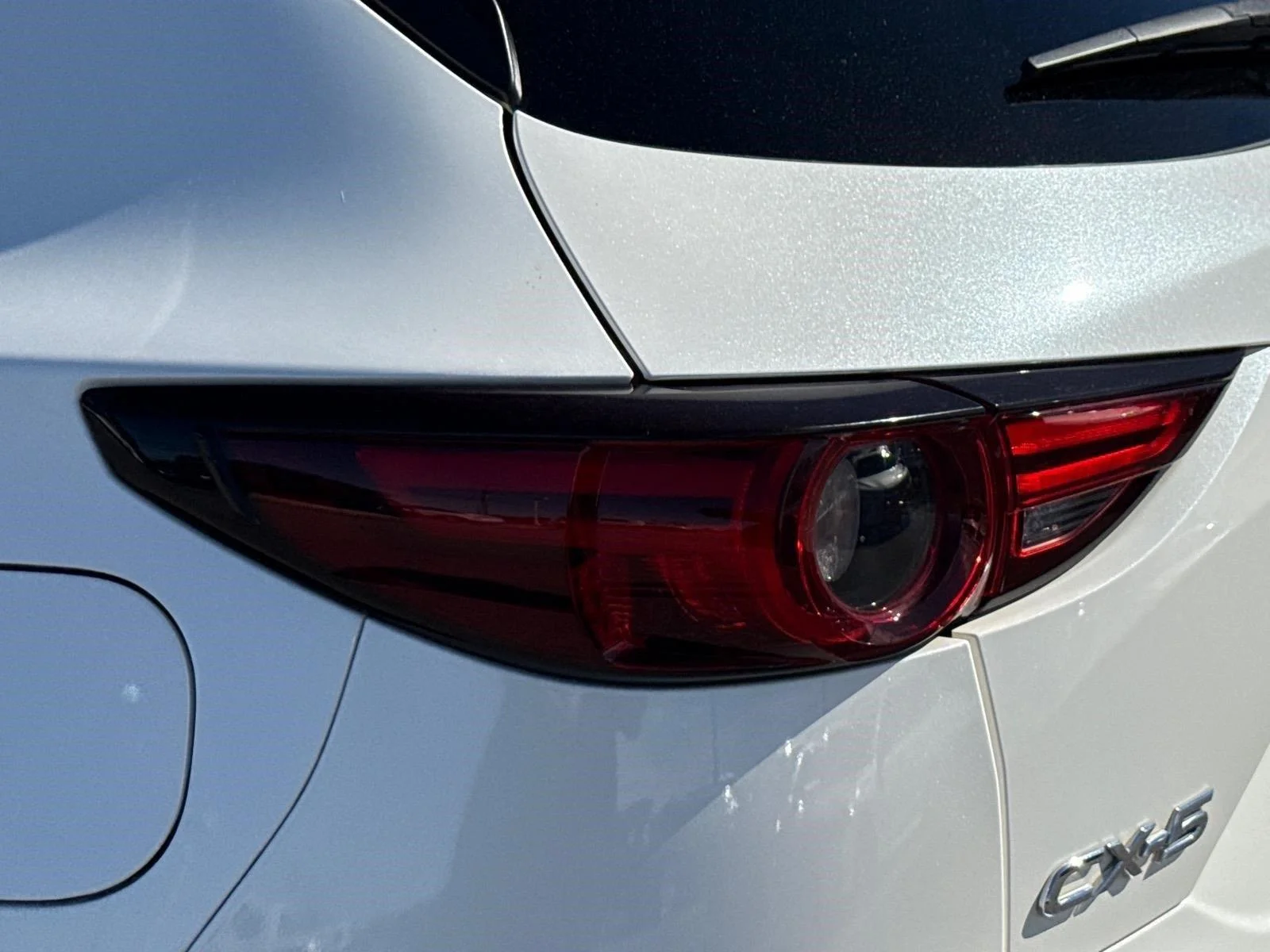 Used 2017 Snowflake White Pearl Mica Mazda Grand Touring image 13