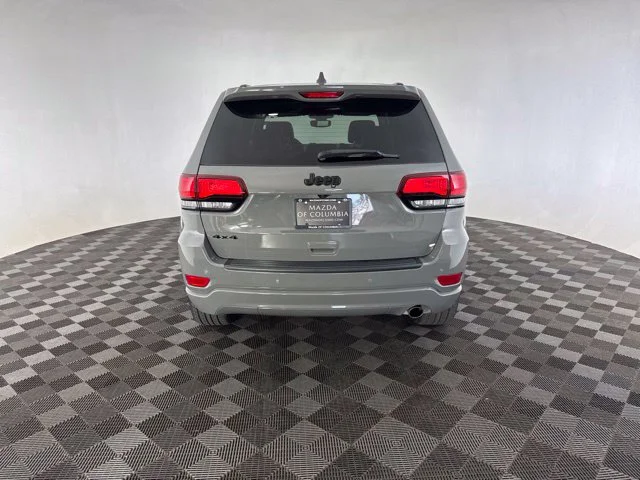Used 2022 Gray Jeep Laredo X image 8