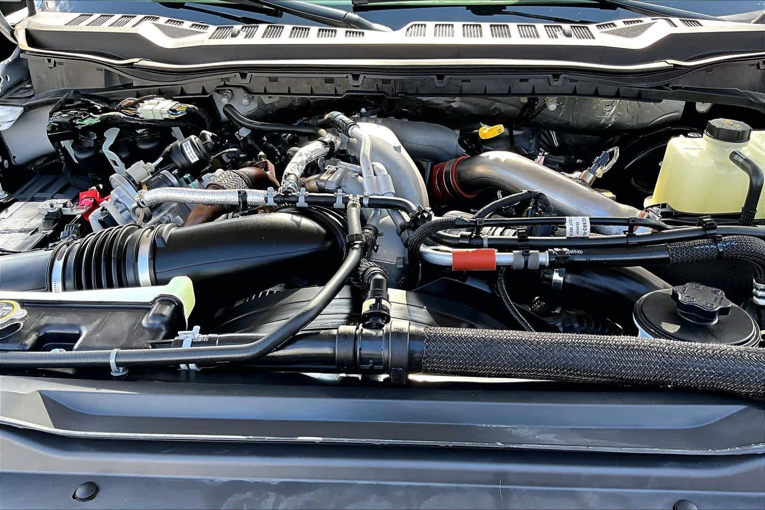 Used 2023 Iconic Silver Metallic Ford LARIAT image 29