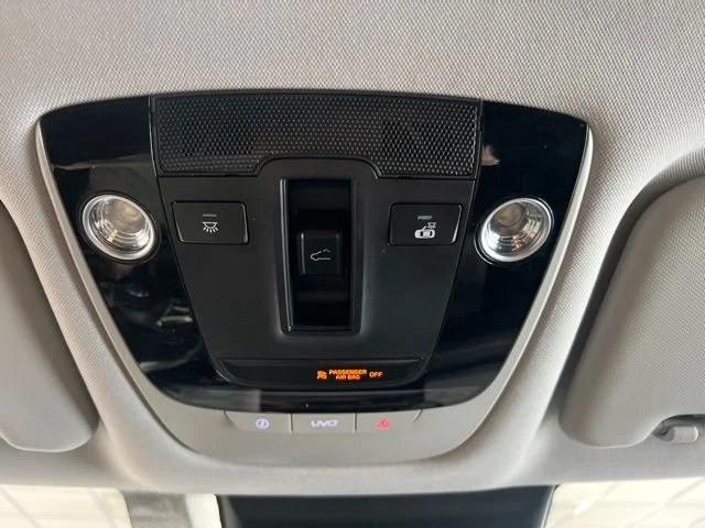 Used 2021 White Kia SX image 30
