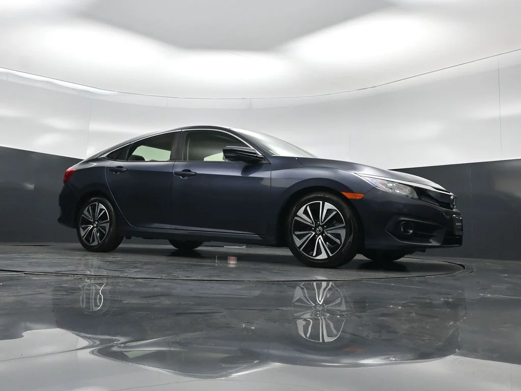Used 2018 Blue Honda EX-T image 3