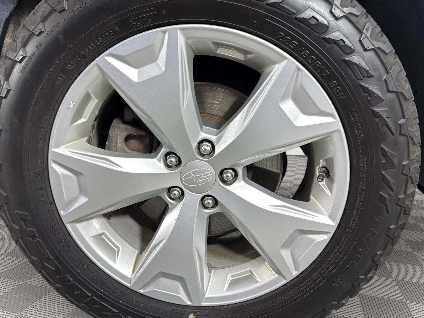 Used 2014 Green Subaru 2.5i Premium image 5