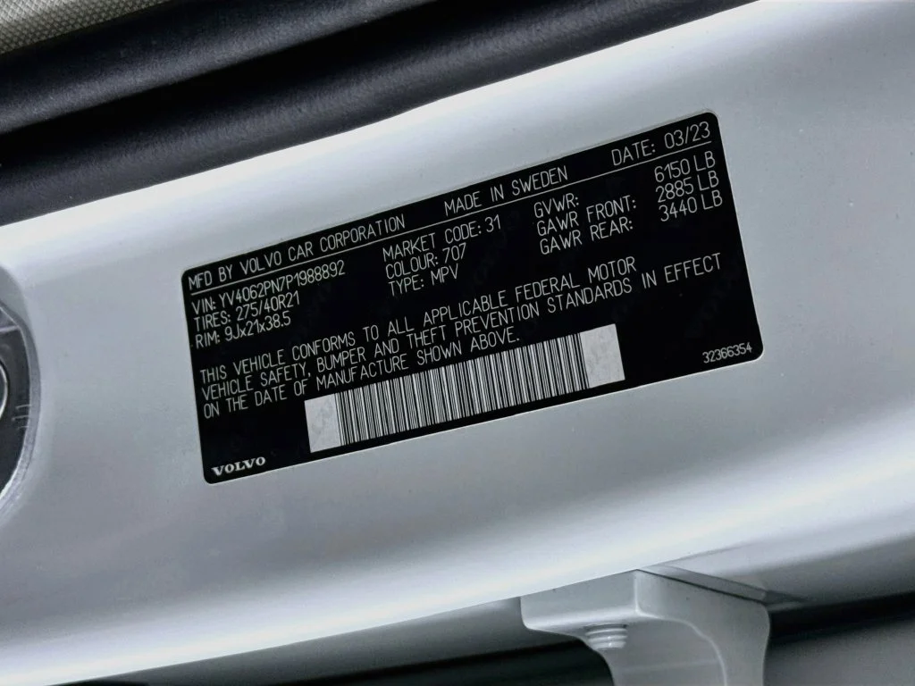 Certified Used 2023 Crystal White Volvo B6 Plus 7-Seater image 34