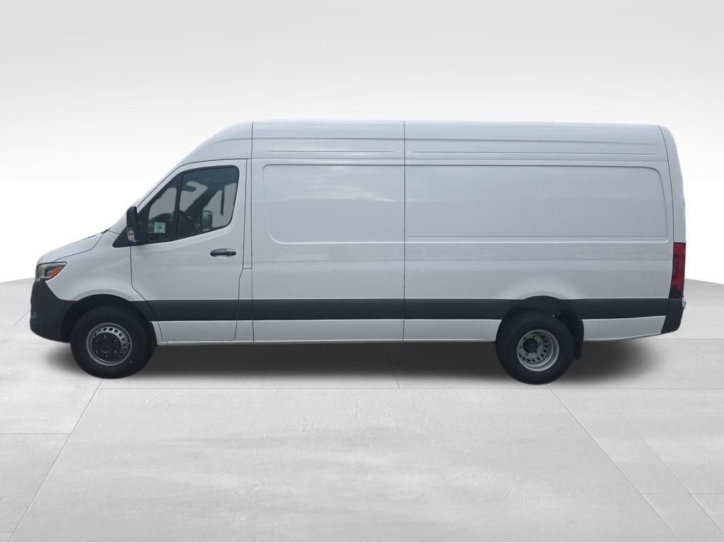 New 2026 Arctic White Mercedes-Benz Cargo 170 WB image 2