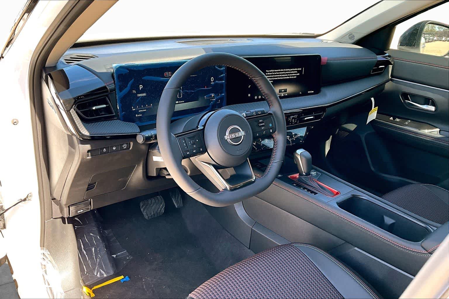 New 2026 Aspen White TriCoat / Super Black Two-tone Nissan SR image 9