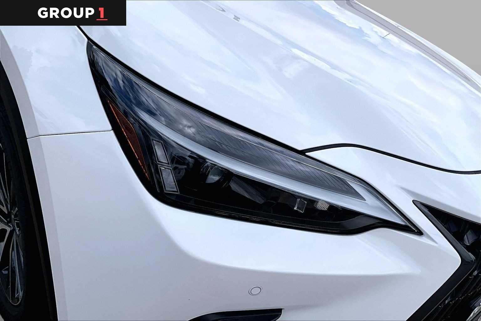 Used 2026 Ultra White Lexus  image 25