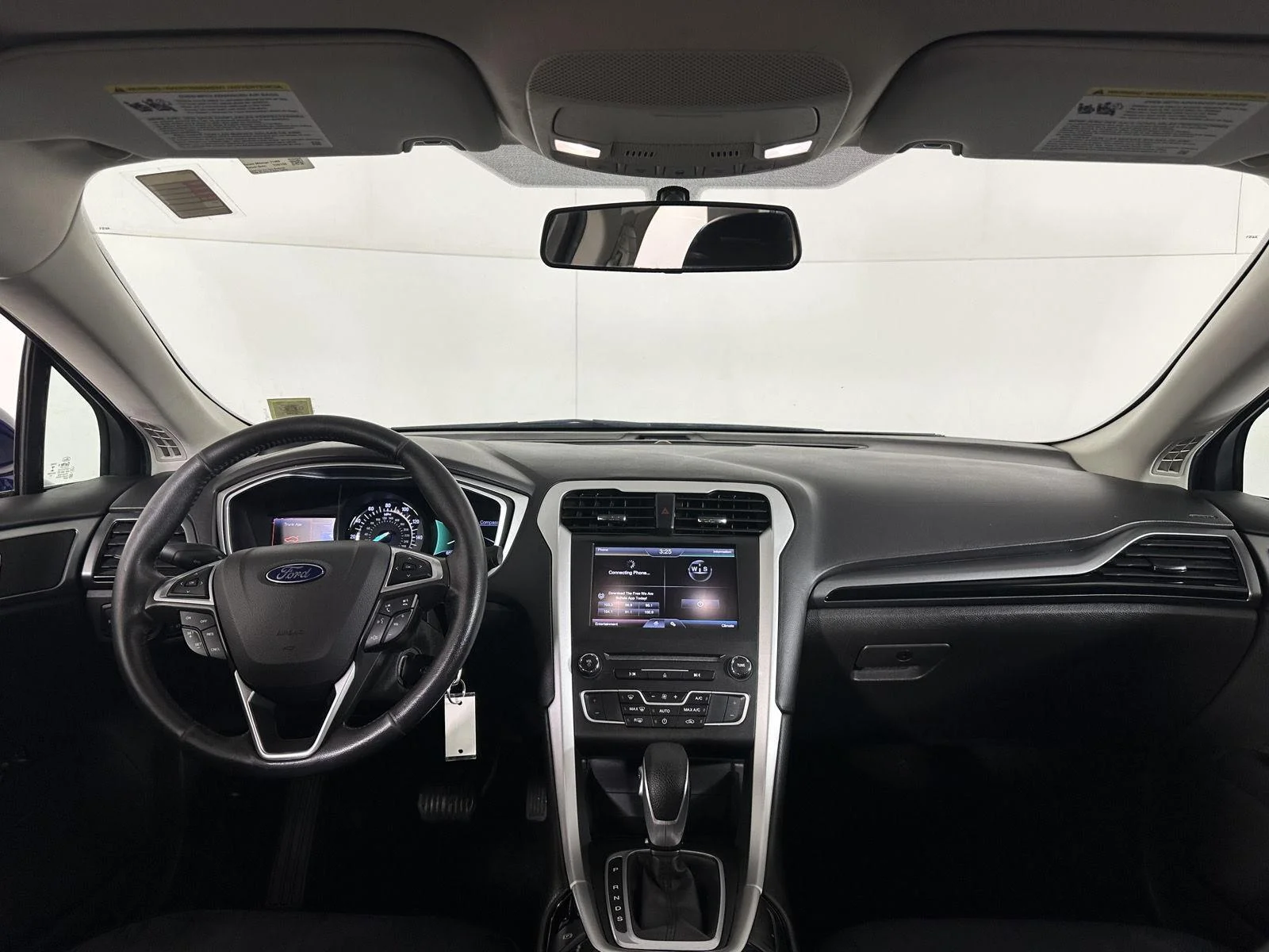 Used 2016 Deep Impact Blue Ford SE image 19
