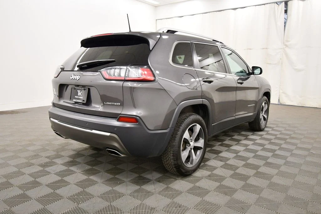 Used 2019 Gray Jeep Limited image 7